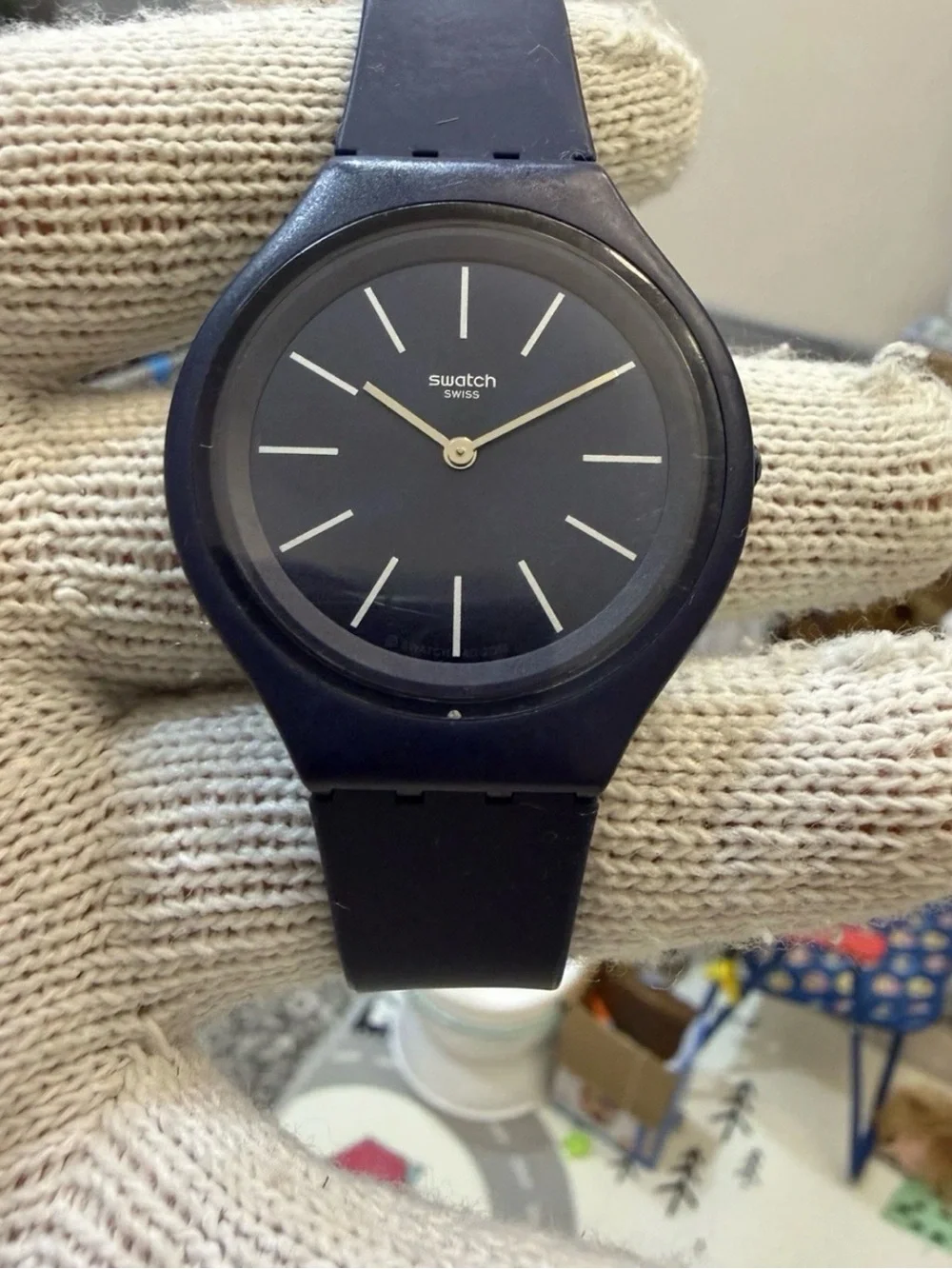 Swatch Skin Skindeep Ultra-Thin Navy Blue Dial Men's Watch SVUN107.